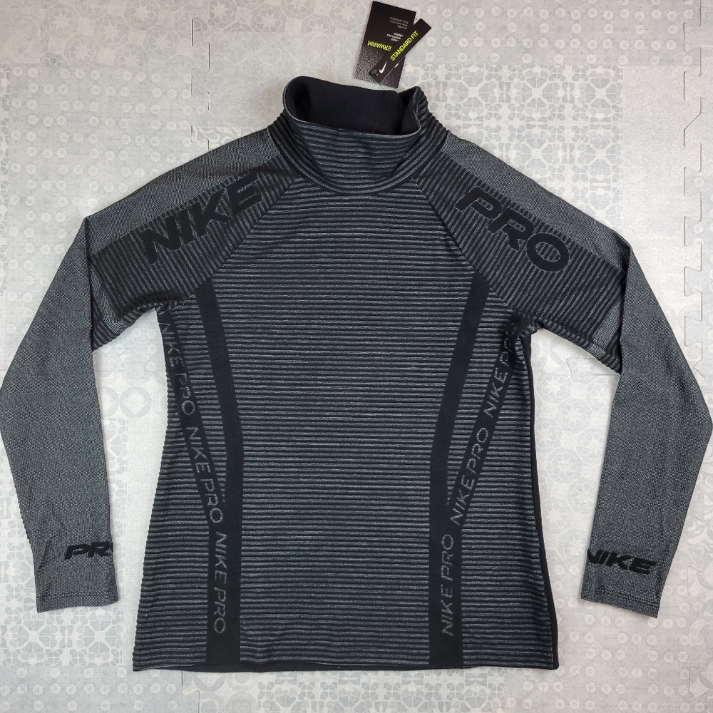 Nike Women’s Pro Hyperwarm LS Pullover Top
